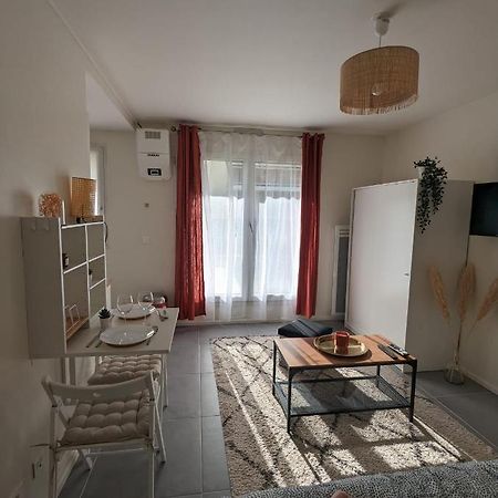 Studio Rambouillet, Parc & Foret Apartment Bagian luar foto