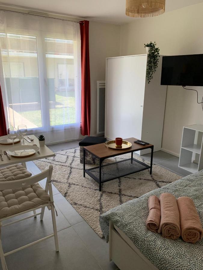 Studio Rambouillet, Parc & Foret Apartment Bagian luar foto
